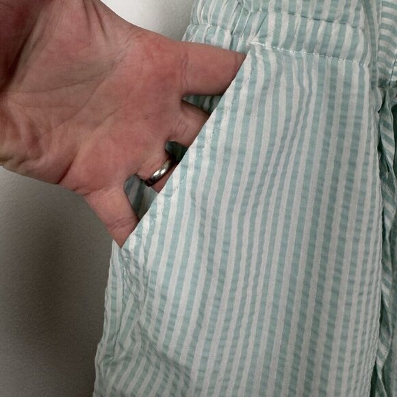 Vineyard Vines Seersucker Blue White Striped One Piece Romper Woman’s Sz Small - Picture 5 of 7